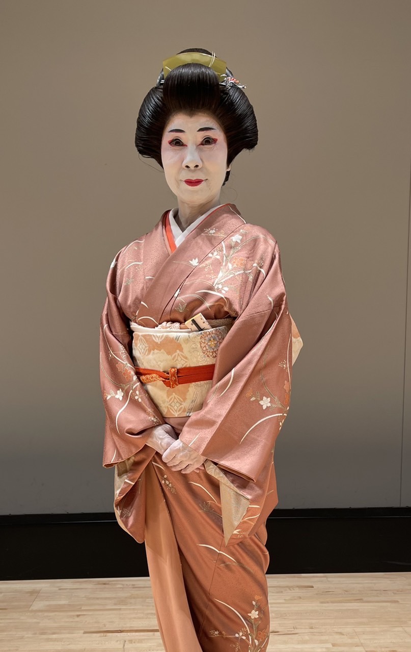 講師