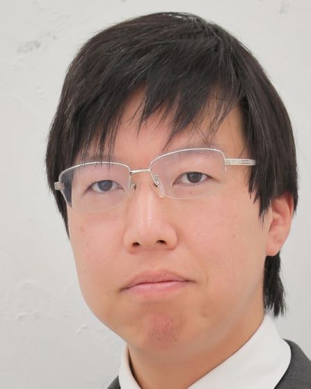 講師